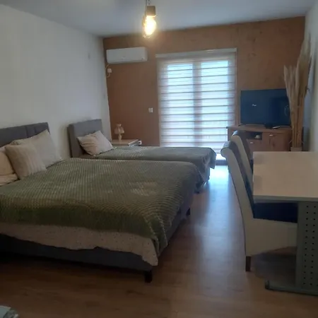 Ika 1n Apartamento Kraljevo